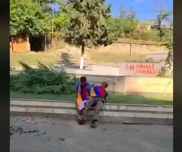 Թուրք-ատրպէյճանեան յայտնի ձեռագիր.  Ատրպէյճանցի զինուորներ  անզէն քաղաքայիններ գնակահարելու տեսանիւթ տարածած են