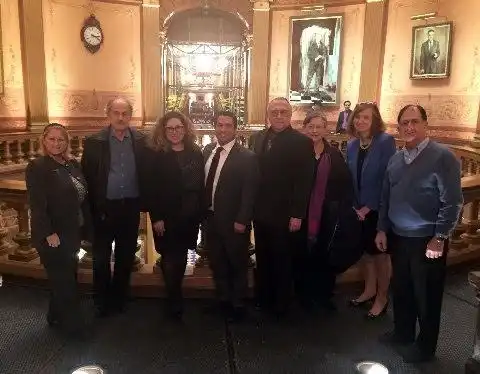 Միշիկընի Դպրոցներուն Մէջ Հայոց Ցեղասպանութեան  Թեման Պիտի   Դասաւանդուի