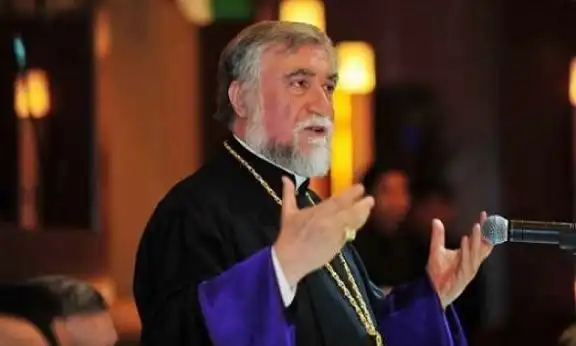 Արամ  Ա.  Կաթողիկոս  միօրեայ  այցով Երեւան  կը ժամանէ