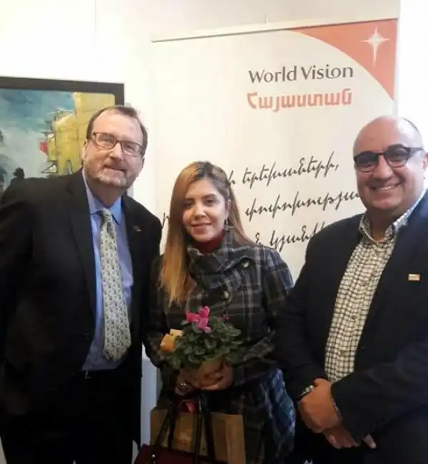 World Vision-ին  կողմէ յատուկ  պարգեւ Երեւան հաստատուած Նորմա Պապայեանին (Լուսանկար)
