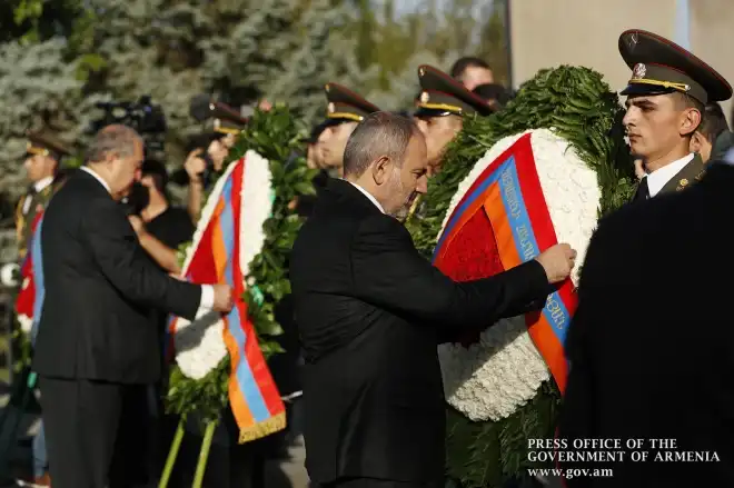 Անկախութեան տօնին   առթիւ  հայրենի  քաղաքական վերնախաւը այցելած է Եռաբլուր