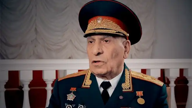 Որպէս զինուորական ես  կը սատարեմ Օննիկ Գասպարեանին եւ Գլխաւոր Շտաբին. Զօր. Նորատ Տէր-Գրիգորեանց