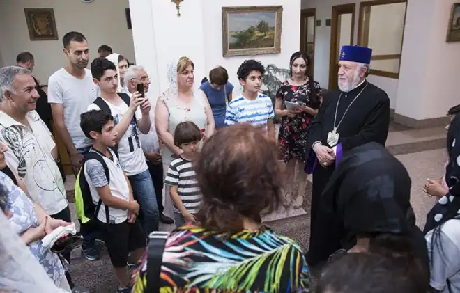 Հանդիպում ուխտավորների հետ
