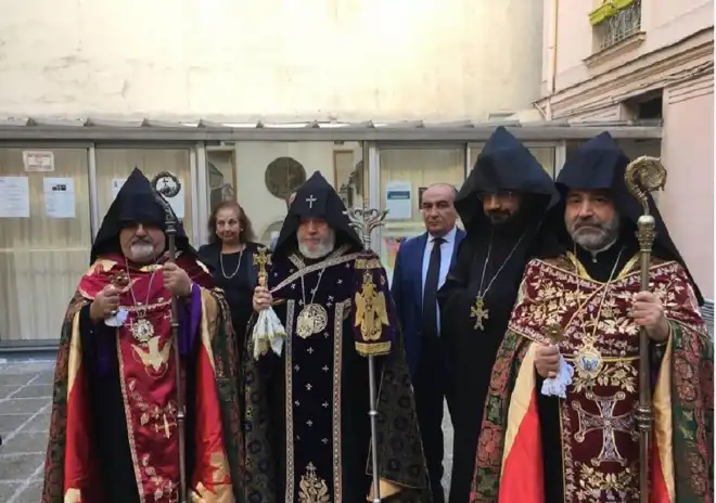 Ամենայն Հայոց Կաթողիկոսը նախագահեց  Շարլ Ազնավուրի հուղարկավորությունը