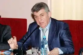 Արա Աբրահամեանը Դէպի Մեծ Քաղաքականութիւն