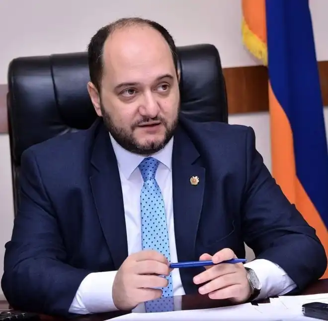 Կորոնավիրուսի պատճառով դպրոցական արձակուրդներն ավելի շուտ կմեկնարկեն. Նախարար