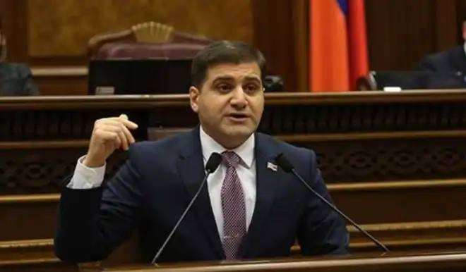 Պատգամաւոր Արման  Պապաջանեանը դուրս  պիտի գայ «Լուսաւոր Հայաստան»  խմբակցութենէն