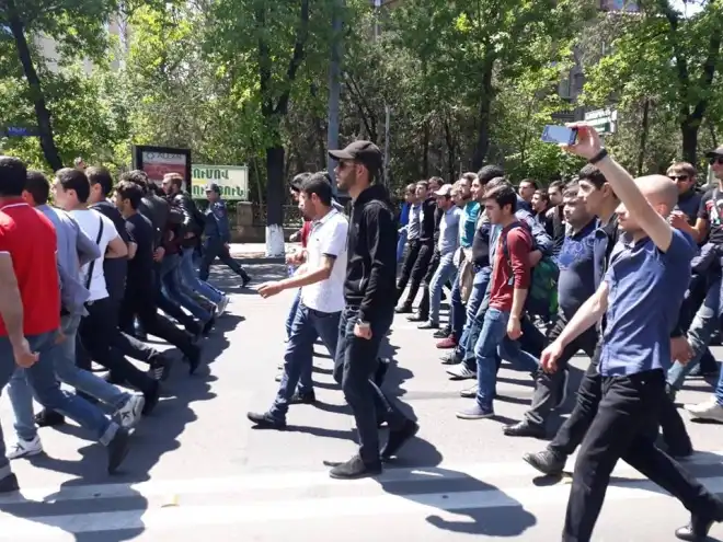 Բողոքի հաւաքները կը  շարունակուին Երեւանի մէջ