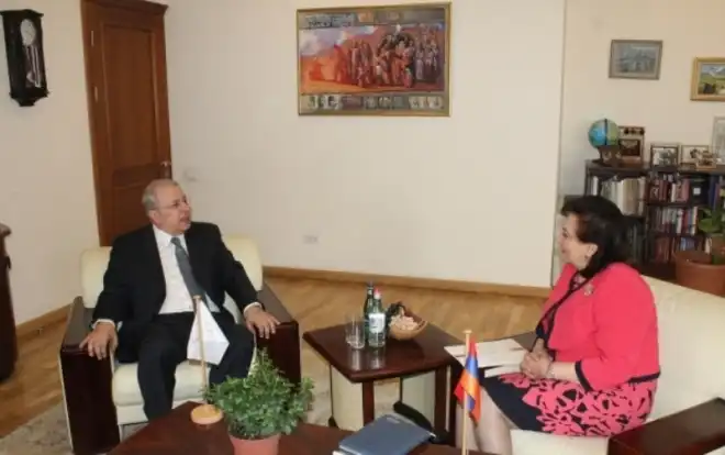 Սփյուռքի նախարարն ընդունեց ՀՀ-ում Կիպրոսի արտակարգ և լիազոր դեսպան Լեոնիդաս Մարկիդիսին