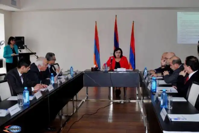 Սփիւռքի նախարարութեան մէջ  հասարակական խորհուրդի անդրանիկ նիստ կայացաւ