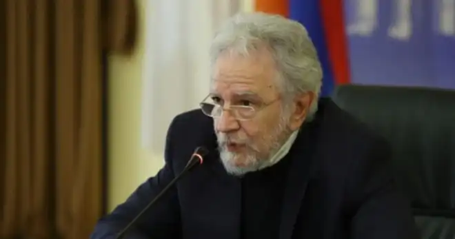 Արթուր Մեսչեան կը հեռանայ Երեւանի գլխաւոր ճարտարապետի պաշտօնէն