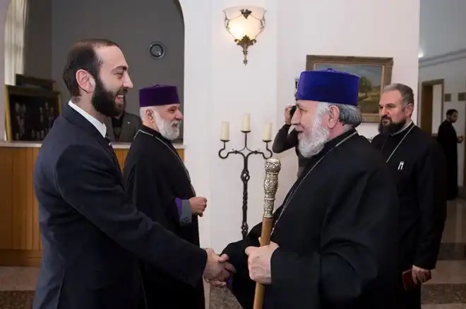 Ամենայն Հայոց Կաթողիկոսն ընդունեց ՀՀ Ազգային ժողովի նախագահին