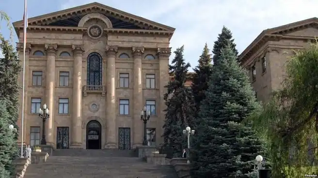 Ազգային Ժողով. Ընդդիմադիր  պատգամաւորներ  հանդիպած  են  Ռուս    գործիչներու հետ