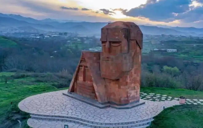 Արցախի մէջ արտակարգ դրութիւնը երկարաձգուեցաւ