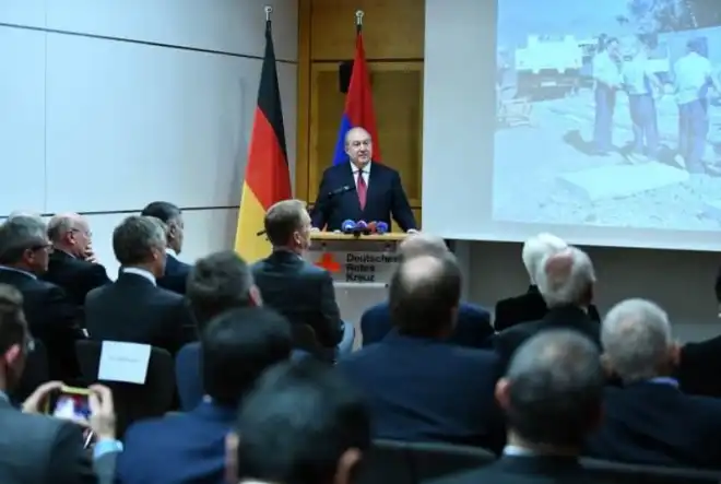 Այստեղ եմ հայ ժողովուրդի անունով երախտագիտութեան խօսք ըսելու․ Նախագահ Սարգսեան այցելած է Գերմանական Կարմիր Խաչ