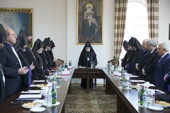 Մայր Աթոռ Սուրբ Էջմիածնում սկսվեց  Գերագույն հոգևոր խորհրդի ժողովը