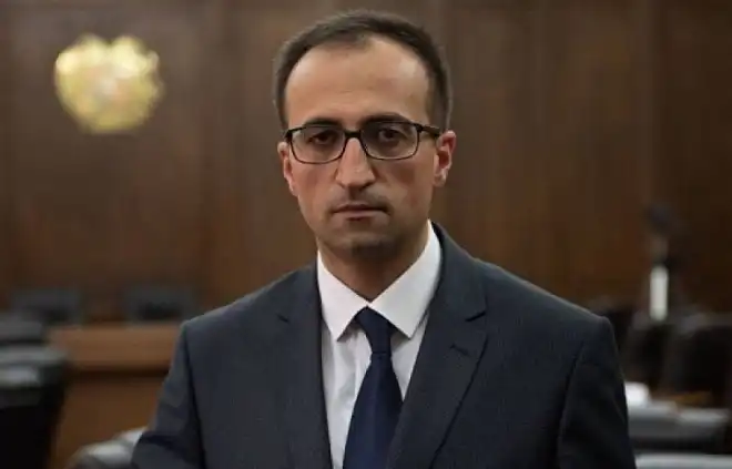 Արդեօք  ճիշդ է՞, որ Արսէն Թորոսեան պաշտօնանկ  պիտի ըլլայ