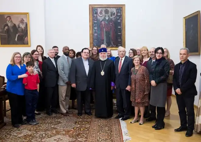 Ամենայն Հայոց Կաթողիկոսն ընդունեց  «Ջինիշյան» հիմնադրամի ներկայացուցիչներին