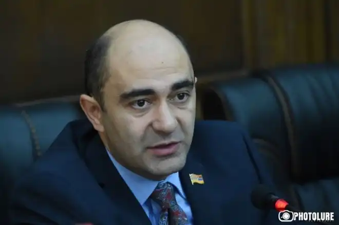 Էտմոն Մարուքեանէն առաջարկ. Լուծել Խորհրդարանը եւ երթալ  արտահերթ  ընտրութիւններու