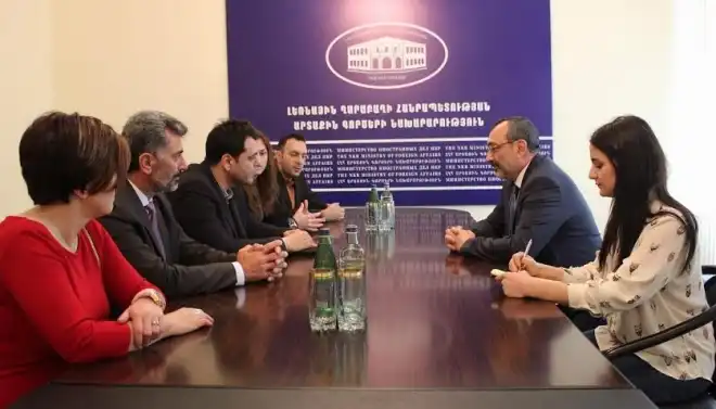 ԼՂՀ ԱԳՆ ղեկավարն ընդունել է Հունաստանի Համապոնտական դաշնության անդամներին
