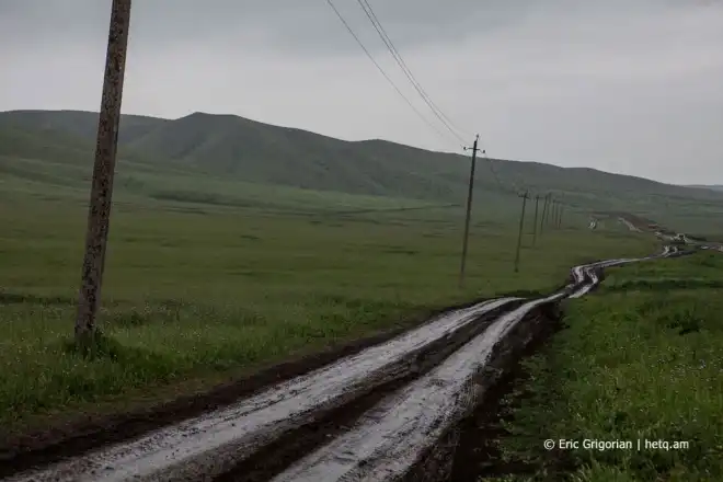 Հայկական   դիրքերու ուղղութեամբ թշնամին   82 մ.  հրթիռներ    կ'օգտագործէ