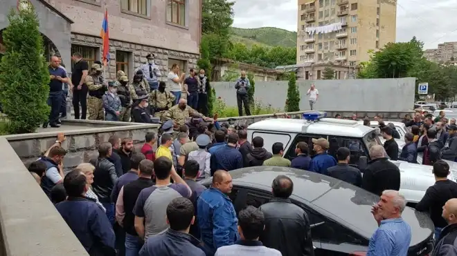 Լարուած օրուայ  աւարտին Կապանի մէջ      հանդարտ  եւ զգուշաւոր  վիճակ