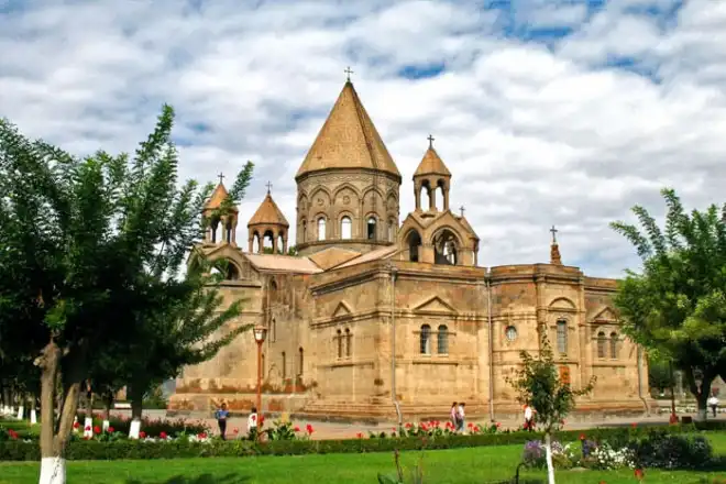 Կարգալույծ է հռչակվել Տ. Համբարձում աբեղա Արաբյանը