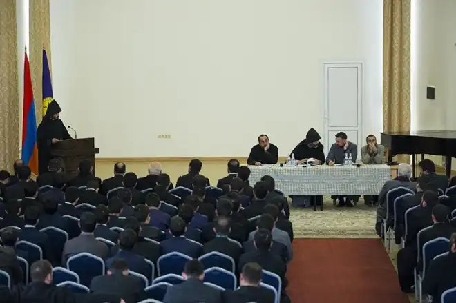 Մայր Աթոռ Սուրբ Էջմիածնում տեղի ունեցավ վարդապետական թեզի պաշտպանություն