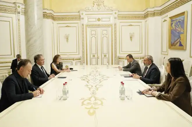 Փաշինեան ընդունեց Nouvelles D՚Armenie թերթի խմբագիր՝  Արա Թորանեանը