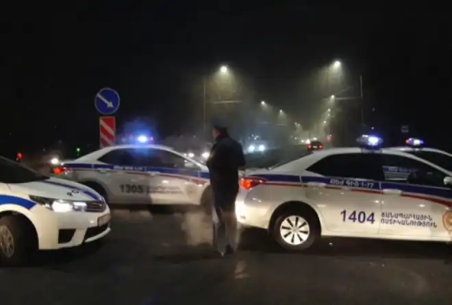 Օդակայանի ճամբան ոստիկանական ուժերով «ապահովելէ» ետք, Փաշինեան հասաւ օդակայան ու մեկնեցաւ Մոսկուա