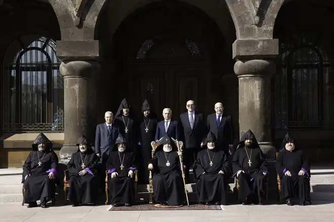 Ամենայն ջանք ի գործ դնել լարված մթնոլորտի լիցքաթափման.Գերագույն Հոգեվոր Խորհրդի յայտարարութիւնը