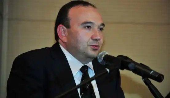 Դպրոցական ավարտական ճոխ երեկոներն անառողջ ցուցամոլություն են. Լեւոն Մկրտչյան