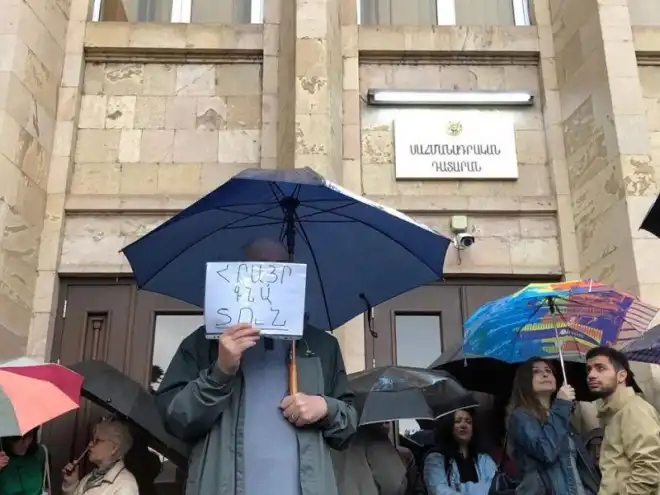 Քաղաքացիները փակած են դատարաններու մուտքերն ու ելքերը. Յեղափոխութեան երկրորդ փուլը