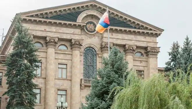 Ընտրական նոր օրինագիծին համաձայն, կուսակցութեանց խորհրդարան մտնելու շեմը նուազած է