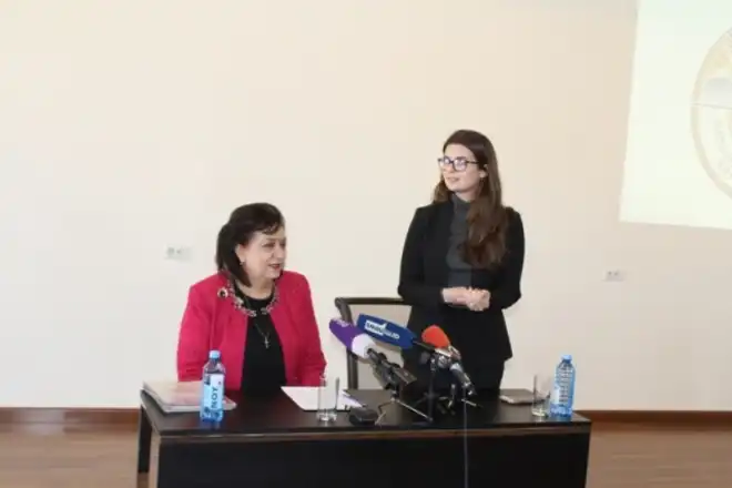 Սփիւռքի նախարարութեան մԷջ տեղի ունեցաւ հանդիպում «Դասաւանդի՛ր, Հայաստան» ծրագիրի սփիւռքահայ եւ հայաստանցի մասնակիցներուն հետ