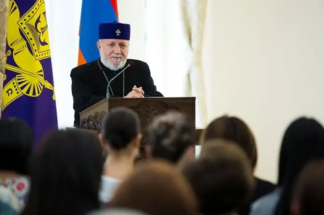 Մայր Աթոռ Սուրբ Էջմիածնի պաշտոնեությունը իր բարեմաղթանքներն ուղղեց Ամենայն Հայոց Կաթողիկոսին