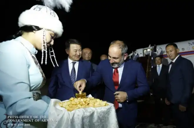 Փաշինեան ժամանեց Խըրխըզիստան