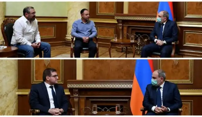 Փաշինեան Արման Պապաճանեանի, Սուրէն Սահակեանի ու Գոռ Յակոբեանի հետ քննարկած է արտահերթ ընտրութեանց հարցը