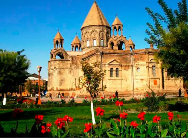 Մայր Աթոռէն  դրական  գնահատականներ  Փաշինեանի    վերջին խօսքերուն    վերաբերեալ