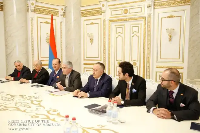 Սփիւռքահայ գործարարներ ուժանիւթի, շինարարութեան եւ նորագոյն արհեստագիտութիւններու ոլորտներու ներդրումային ծրագիրներ ներկայացուցած են Վարչապետին