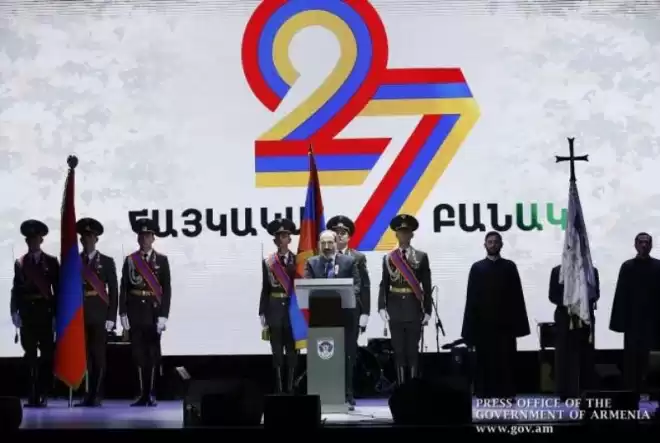 Մենք այս հայրենիքը ոեւէ մէկուն չենք զիջիր, մենք այս յաղթանակը ոեւէ մէկուն չենք զիջիր. Վարչապեի շնորհաւորական ուղերձը