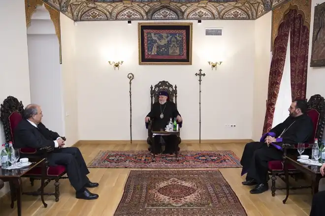 Ամենայն Հայոց Կաթողիկոսն ընդունեց  ՀՀԿ-ի կողմից նախագահի թեկնածու առաջադրված Արմեն Սարգսյանին