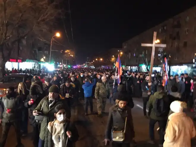 «Գարեգին Նժդեհ» հրապարակէն ընթացք առաւ ընդդիմութեան ջահերով երթը