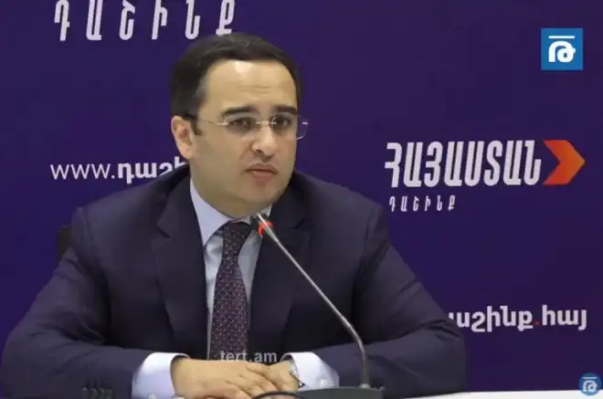 Տապալուած է Ռոպերթ Քոչարեանի «Հանրային» կայանին տալիք հարցազրոյցը. Վ. Սողոմոնեան  փակագծեր բացաւ