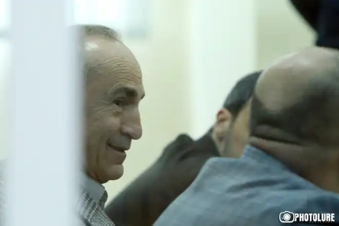 Ռոպերթ Քոչարեանը դատի տուած է Նիկոլ Փաշինեանը