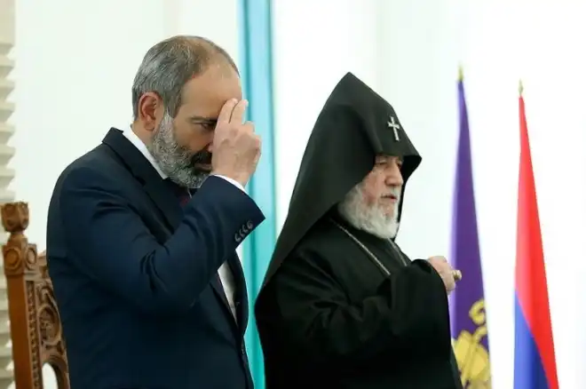 Փաշինեան շնորհաւորած է Ամենայն Հայոց Վեհափառի ծննդեան օրը