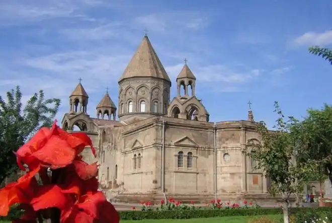Մայր Աթոռէն ներս հոգեհանգստեան կարգ կատարուած է ապրիլեան պատերազմին զոհուած հայորդիներուն համար