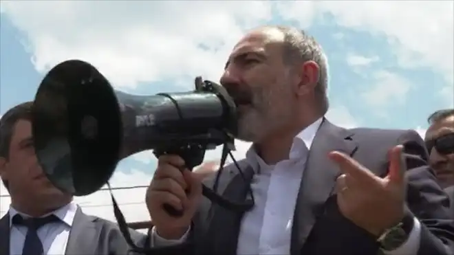 Փաշինեան իր ընդդիմախօսները բանավէճի հրաւիրեց