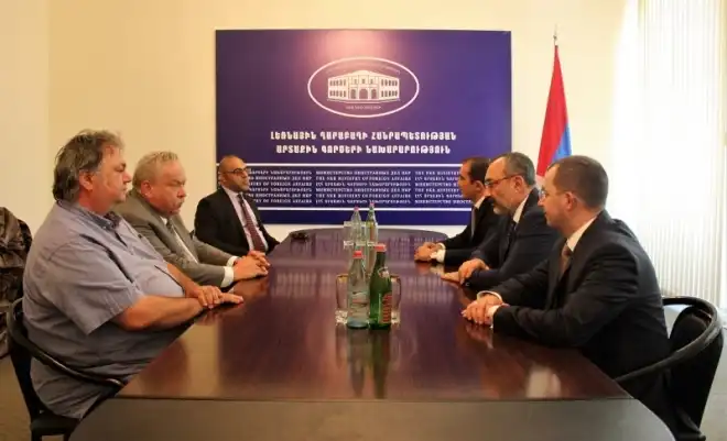 Արցախի ԱԳՆ ղեկավարն ընդունել է Ստեփանակերտում ընթացող միջազգային գիտաժողովի մի խումբ մասնակիցների