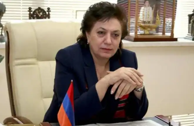 Հրանուշ Յակոբեան Երեւանի Մէջ Ներկայ Եղաւ Սուրիահայու Մը Յուղարկաւորութեան